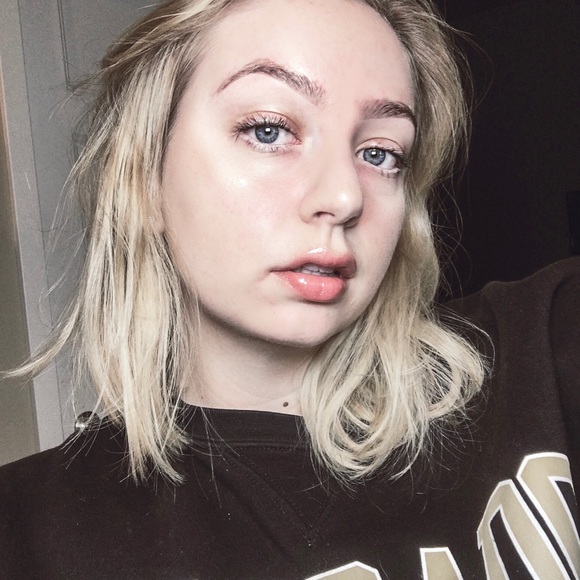 Meet your Posher, Ashtyn - Picture 2 of 3